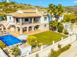 Villa Fortezza by Abahana Villas