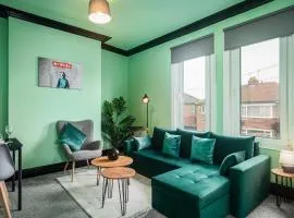 Social Media Adventure - 3 Bedroom - City Centre - Doncaster