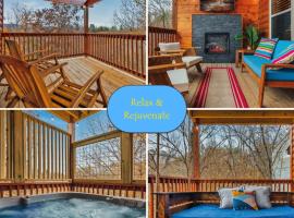 cul-de-sac Cabin on Parkway, 2King Beds & Bunk Beds, Hot Tub, Arcade Games, holiday home in Pigeon Forge