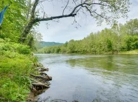 Riverfront Shenandoah Getaway with Kayaks and Tubes!