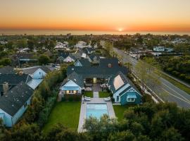 Surf and Style Chic Modern Farmhouse Guest Suite, hotel with pools in Encinitas