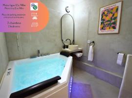 Oasis SPA Bath et Jardin Parisien, hotel with jacuzzis in Aubervilliers