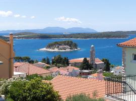 Apartmani Jakić 2, guest house in Hvar