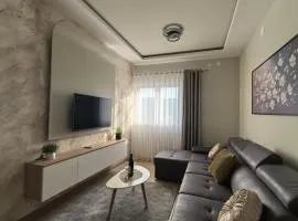 Sunny Hill - Parking - Fenced Garden - Luxury Loft