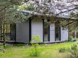 Sosnowy Raj domki nad rzeką Wkrą, khách sạn ở Popielżyn Dolny