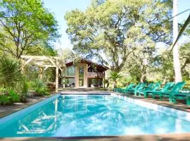 *Villa des Grands Chênes* piscine privée tempérée, calme et grands espaces