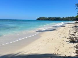 Villa Sunrise RD, hotel i Las Galeras