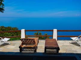 Hideaway in Damouchari with private access to sea ANNA's HORIZON – hotel w mieście Damouchari