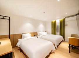 Hound Hotel Gumi indong, hotel em Gumi