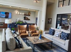 Luxury Meets Tranquility, hotel em Huntsville