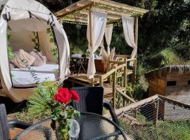 Levit Glamping - Hotel Guatapé ADULTS ONLY, glamping i Guatapé