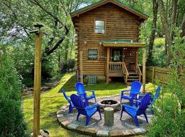 *NEW* Cozy Creekside Cabin, planinska kuća u gradu 'Waynesville'