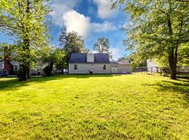 Metropolitan Splendor, Cottage in Fort Washington