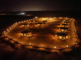 Stars Gate Camp: Badīyah şehrinde bir otel