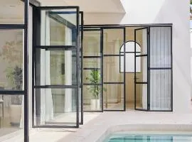 Casa Mona - Luxury 3 Bedroom Villa in Bingin