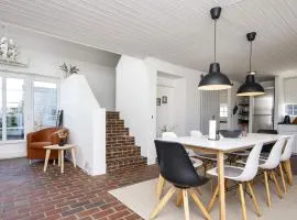 8 person holiday home in Rømø-By Traum