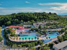 Centro Vacanze Mirage, camping resort en Torre di Palme