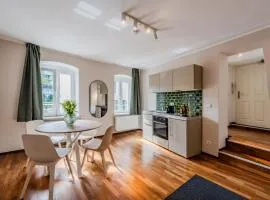 SUITE & APART