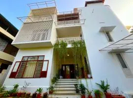 NIRVANA HAVEN HOME STAY