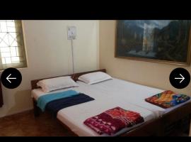 Clinton guest house, hotell i Colva