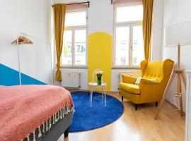 FULL HOUSE STUDIOS - Paulus Apartment - Nespresso inklusive, holiday rental in Halle an der Saale