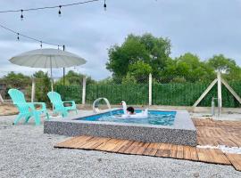 Memerang Tiny House & Pool 4 pax Merang, hotel in Setiu