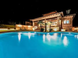 Luxe Experience Toledo * Pool * BBQ * Billar, casa de temporada em Layos