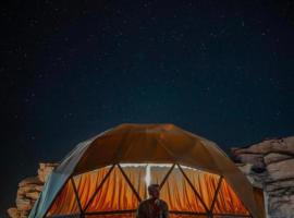 RUM EiLEEN LUXURY CAMP, appartamento a Wadi Rum
