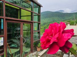 Family Hotel Komhotel, hotel with pools in Berkovitsa