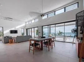 Beach front penthouse in Pereybere