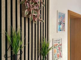 Schöne Wohnung mit großem Garten、シュトックアッハのホテル