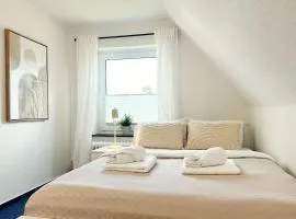 Charmantes und ruhiges Ferienhaus - Strandnah und ideal für große Gruppen - mit Fahrradunterstellplatz und Parkplatz