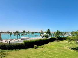 Marina Views Al Hamra Village, golf hotel in Ras al Khaimah