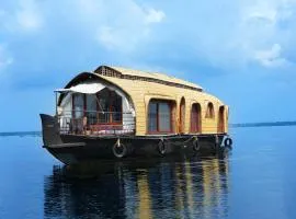 Aqua Castle Houseboat - by Aqua Jumbo Houseboats