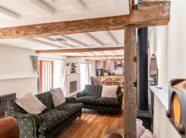 West Town Barn, hotel with jacuzzis in Exeter