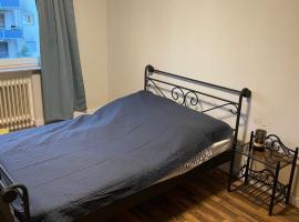 Graues Zimmer in Wohnung mit Balkon, camping en Gelnhausen