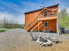 Northville Apartment with Fire Pit Walk to Lake!, hotel with parking in Benson