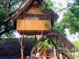 Yala Village Eco Tree House, отель в городе Тиссамахарама