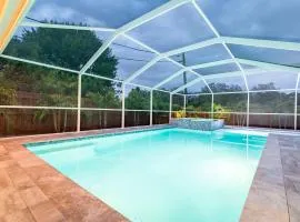 Amazing Heated SaltWater Pool SPA 3-bdrm Home in Paradise