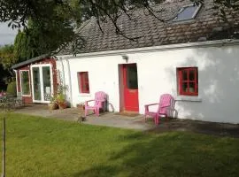 Quaint secluded Cottage close to beautiful Kinvara