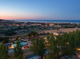 Agricampeggio Abbruzzetti, kemp v destinaci Marina Palmense