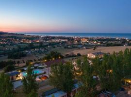 Agricampeggio Abbruzzetti, glamping a Marina Palmense