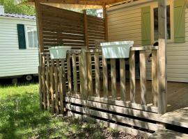 Mobil home - Rieumontagne Particulier, hotel v destinaci Nages