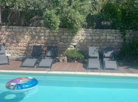 드라기냥에 위치한 호텔 Villa provençale - piscine-calme