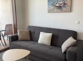 Single Bedroom Apartment, hotel em Pržno