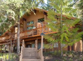 Whitefish Summit Serenity- Cabin Feel in Ptarmigan Village with Amenities!, cottage sa Whitefish