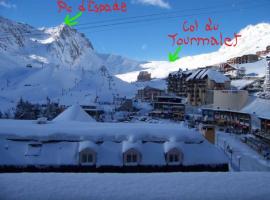 Centre village ; Vue imprenable, Hotel in La Mongie