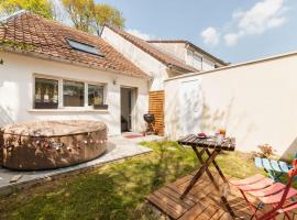 La Bulle spa barbecue netflix - Paris Orly，位于圣热讷维耶夫代布瓦的酒店