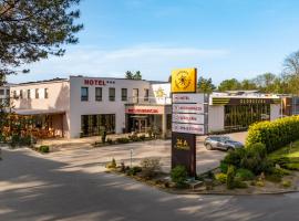 Hotel - Restauracja "SŁONECZNA", pet-friendly hotel in Jarocin