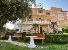 Villa Jons & Grace, Ferienwohnung mit Hotelservice in Velipoja